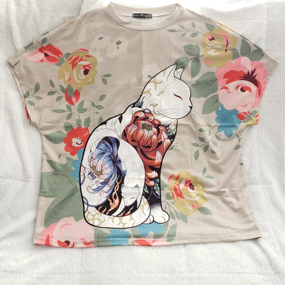 Anna-Kaci Beige Floral Cat Graphic Short Sleeve Tee